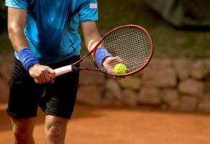 How To Pick Tennis Equipment